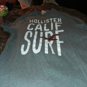 Hollister tshirt